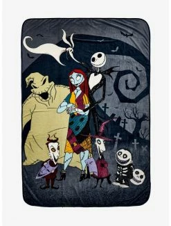 Brand new 🧨 The Nightmare Before 🎅 Christmas Group Graveyard Throw Blanket ✔️