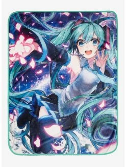 Brand new 🛒 Hatsune Miku Performing Throw Blanket 👏