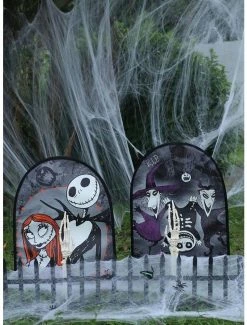 Flash Sale 🎁 Disney Nightmare Before 🎁 Christmas Yard Decor Kit 2-foot 🥰